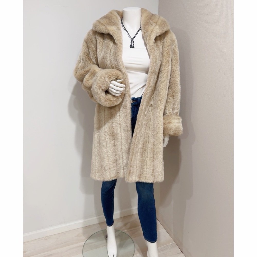 Vintage 90s Alpine Studio Women's Beige/Tan Faux Fur Coat Size S/M
